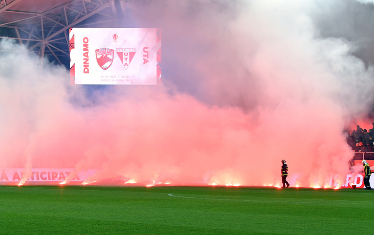 Prima reacţie a clubului Dinamo după ce a fost anunţată revenirea fanilor la stadion: „Regulamentul suferă un pic”
