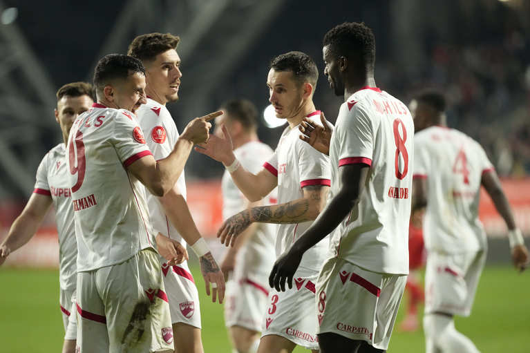 Titularul lui Dinamo şi-a anunţat plecarea chiar în ziua meciului cu „U” Cluj! Mesajul de adio pentru fanii „câinilor”