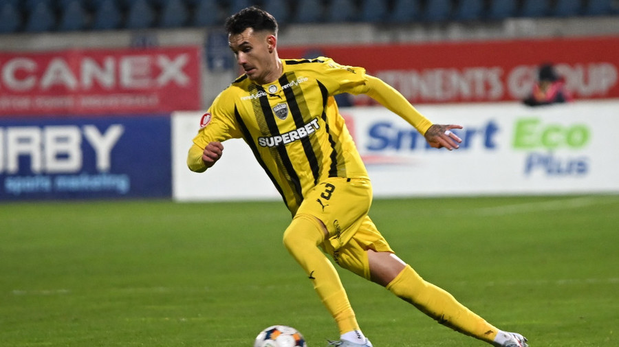 VIDEO | Reacţia lui Raul Opruţ după ce a marcat probabil cel mai norocos gol al carierei. ”Îl văd ca pe un rezultat nedrept”