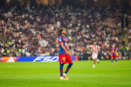 Spaniolii au detonat bomba! Fostul coleg al lui Yamal de la Barcelona, aşteptat să semneze în SuperLiga