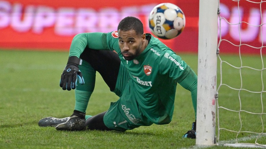 A aruncat bomba în direct, după ce Epassy a îngropat-o pe Dinamo: „A făcut tot posibilul să o bage în joc pe Petrolul” | VIDEO EXCLUSIV