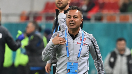Lovitură în SuperLiga! După ce a fost "tras de urechi" de Nicolescu, Florentin Petre e aşteptat să semneze 