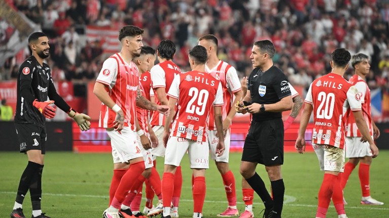 Vestea momentului pentru titularul lui Dinamo! Fotbalistul care a impresionat în acest sezon e faţă în faţă cu prima convocare la echipa naţională