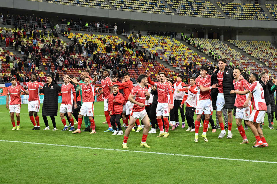 https://i0.1616.ro/media/581/3142/38229/22732661/1/dinamo-bucuresti-rapid-bucuresti-play-off-superliga-superbet-26-04-2026-8.jpg