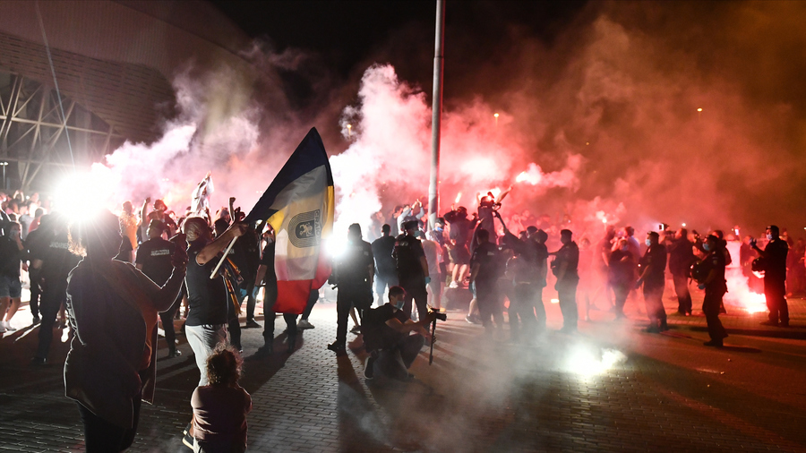 Fierbe Craiova înainte de derby-ul FCU – CSU! Lorena Balaci cere intervenţia autorităţilor: „În faţa prostiei nu pot să tac” 