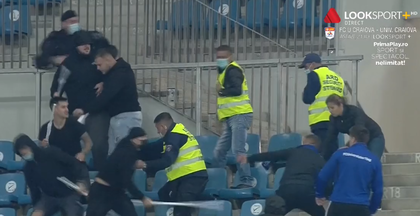 VIDEO | Războiul a început la Craiova! Fanii s-au luat la bătaie pe stadion. EXCLUSIV  | Reacţia lui Eric de Oliveira: ”Nişte retarzi!” / Sabău: ”În Italia faci puşcărie pentru aşa ceva”  