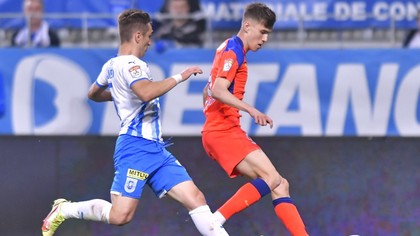 Bogdan Vătăjelu refuză să prelungească înţelegerea cu U. Craiova în afara termenilor lui! Fundaşul, în ultimele 6 luni 