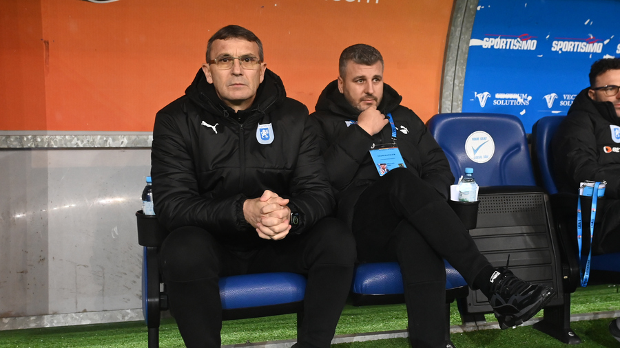 VIDEO ǀ Eugen Neagoe a bifat primul succes la Universitatea Craiova. ”Nu eu vând jucători, nu am venit să dau jucători afară”