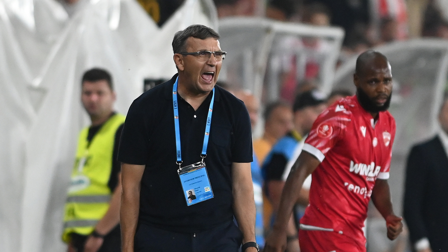 Motivul incredibil pentru care Eugen Neagoe a plecat de la Universitatea Craiova după doar două etape: ”Plec cu fruntea sus. Nu sunt genul de persoană să se lege de porţile stadionului”