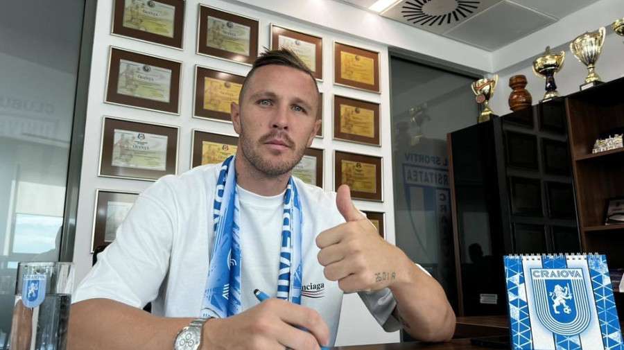 Transfer stelar realizat de Universitatea Craiova! Oltenii au adus un fotbalist cu aproape 300 de meciuri în Serie A