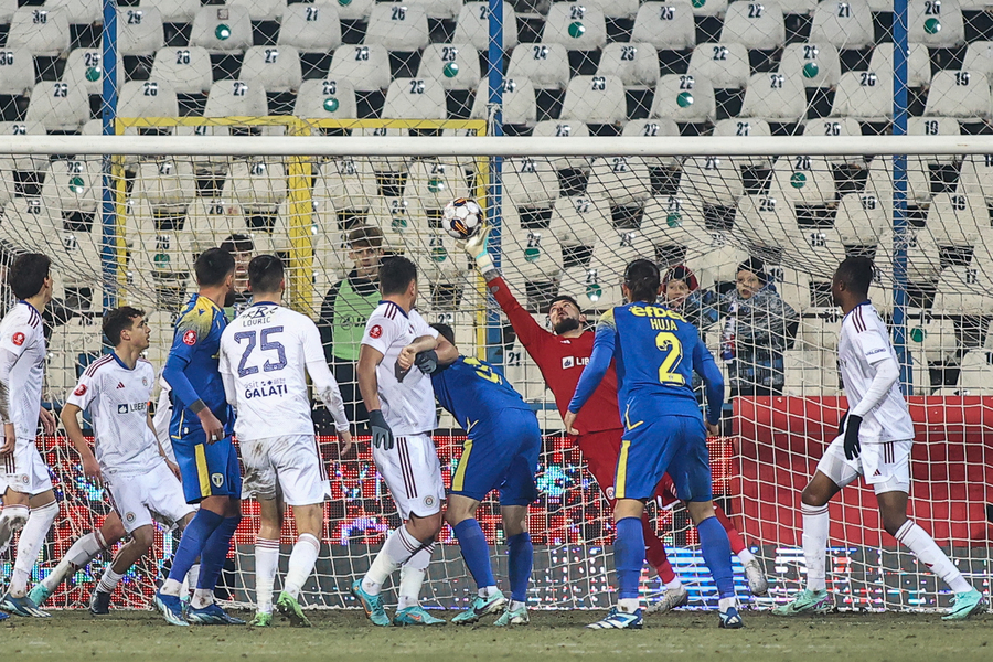 OFICIAL | Universitatea Craiova a transferat de la o rivală din Superliga: „Bun venit”