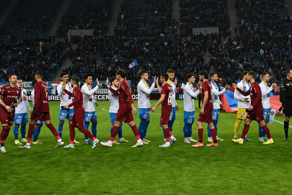 //i0.1616.ro/media/581/3142/38230/21854845/1/universitatea-craiova-cfr-cluj-superliga-superbet-1-12-2024.jpg