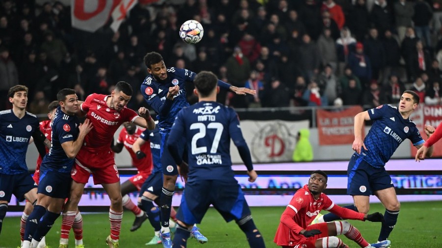 Totul este oficial! Universitatea Craiova a bifat primul transfer al verii! Oltenii au adus titularul unei rivale din Superliga