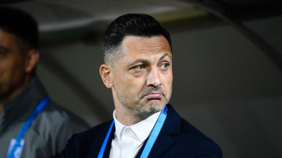 Mirel Rădoi, show incredibil la conferinţa de presă! Antrenorul Universităţii Craiova a fost nemilos la adresa lui Mircea Lucescu, dar şi a altui personaj din lumea sportului!