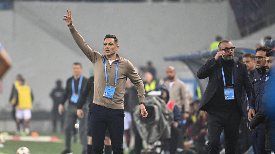 Plecarea lui Rădoi de pe bancă a fost taxată: Vrei să dai tonul? Ţine-l!" | EXCLUSIV VIDEO