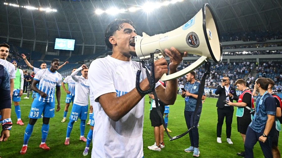 Surpriza zilei vine din Bănie! Starul oltenilor, dorit lângă un atac plin de vedete la o forţă din Champions League

