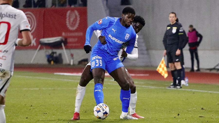 Motivul pentru care Nsimba a rămas, în cele din urmă, la Craiova: "Asta a spus" | VIDEO EXCLUSIV