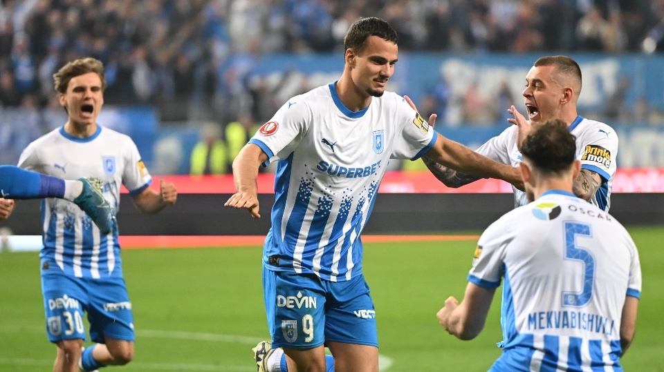 https://i0.1616.ro/media/581/3142/38230/22555401/1/universitatea-craiova-rapid-bucuresti-play-off-superliga-superbet-19-04-2026-3.jpg