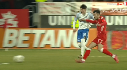 VIDEO | La doar 17 ani, Mazilu înscrie un gol superb, după o acţiune individuală de senzaţie. Acesta pune excelent corpul şi trage imparabil