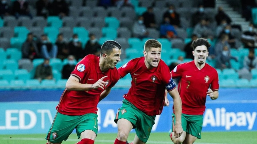 Farul Constanţa s-a dezlănţuit pe piaţa transferurilor! Fostul căpitan al Portugaliei s-a înţeles cu Gică Hagi! Fotbalistul care a jucat şi la FC Porto a fost prezentat oficial
