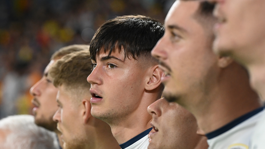 Săgeţi către Gică Hagi? Emil Săndoi a dat cărţile pe faţă şi a explicat de ce nu a jucat Adrian Mazilu la EURO U21: ”Are nişte probleme de termen fizic!”