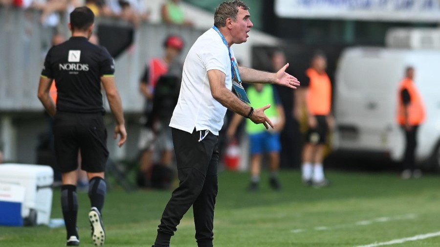 VIDEO ǀ Gheorghe Hagi a împrumutat discursul lui Dan Petrescu înainte de dubla cu Flora Tallinn: ”Întâlnim o echipă puternică din toate punctele de vedere”