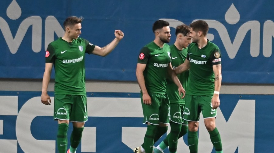 A dat două goluri în partida cu Universitatea Craiova, dar nu l-a dat pe spate pe fostul jucător. ”Nu a jucat acolo” | EXCLUSIV 