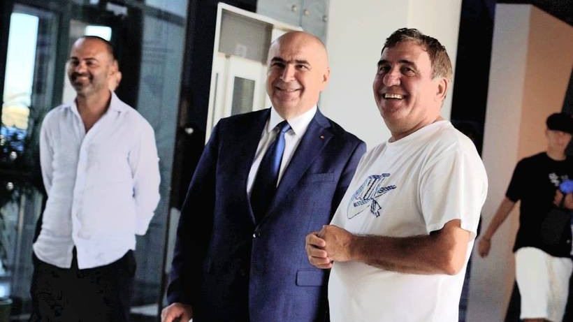 Premierul Ilie Bolojan a vizitat Baza Sportivă a clubului Farul şi a Academiei Hagi. Mesajul lui Gheorghe Hagi