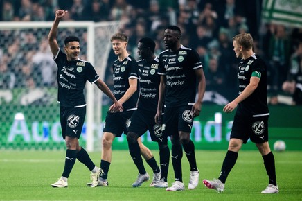 Un mijlocaş central cu 20 de meciuri în Ligue 1 a semnat în SuperLiga şi a fost prezentat oficial