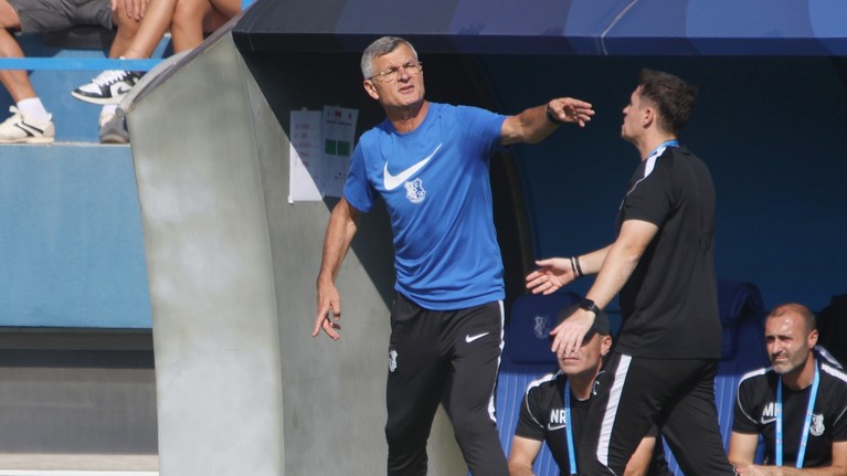 ”Poate mai avem nevoie de concurenţă”. Ioan Ovidiu Sabău e nemulţumit de unii jucători