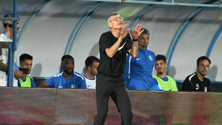 VIDEO | Ioan Ovidiu Sabău vrea mai mult de la unii jucători. ”Cred că Farul are faţă de play-off”