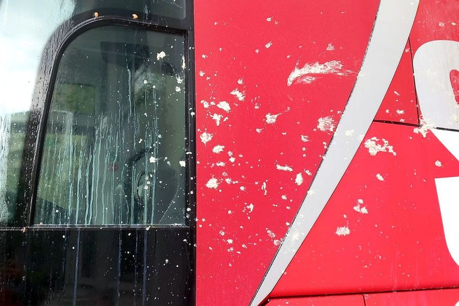 Autocarul celor de la Sepsi, atacat din nou înainte de meciul cu FCSB