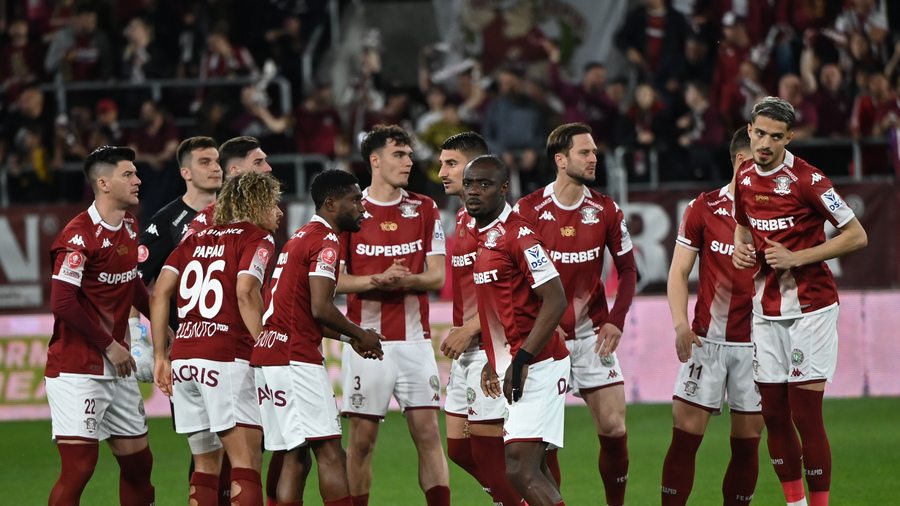 Fostul atacant de la Rapid a revenit în SuperLiga şi a fost prezentat oficial