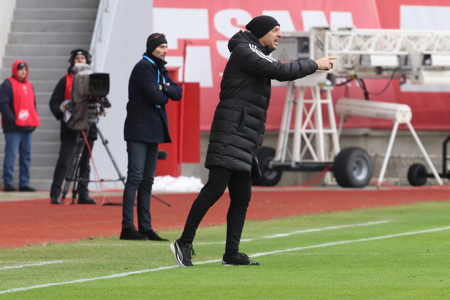 ”Fac un apel către jucătorii mei să ne trezim”. Primul eşec pentru Bogdan Andone la Botoşani