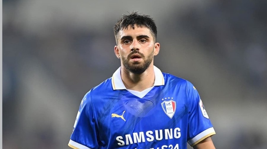 Sebastian Mailat a schimbat echipa! Curtat intens de mai multe echipe din Superliga, atacantul lateral a fost prezentat oficial.