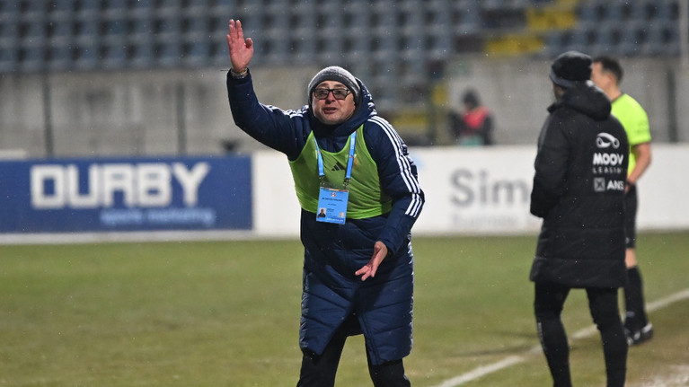 VIDEO | ”Trebuie să strângem rândurile”. Leo Grozavu a explicat criza de formă a echipei sale