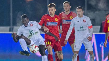 Jucătorii de la Hermannstadt vor primi o primă consistentă, după succesul cu FCSB. ”Nu ştiu cum îi împart, le dau banii şi e problema lor mai departe”