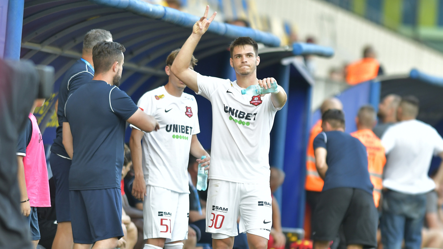 Daniel Paraschiv poate pleca la mai bine! Clubul care vrea să-l transfer pe cel mai în vogă atacant român din SuperLigă