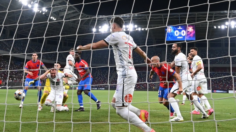 //i0.1616.ro/media/581/3142/38239/22249008/1/fcsb-fc-hermannstadt-superliga-superbet-12-07-2025-2.jpg