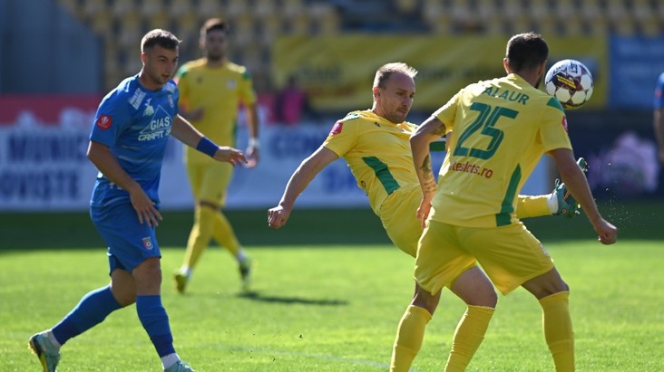 VIDEO ǀ Chindia – CS Mioveni 1-0. Târgoviştenii obţin cele trei puncte pe finalul partidei şi reuşesc a treia victorie consecutivă în Superliga