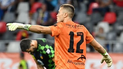 Lefter sau Gertmonas? Cine merită să fie portarul de bază al celor de la U Cluj: „Dacă au în cap să joace cu el şi în campionat, trebuie să-i dea curaj orice s-ar întâmpla” | VIDEO EXCLUSIV