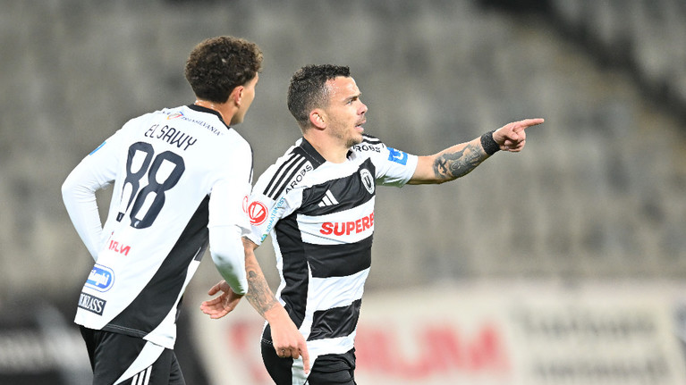 VIDEO | Nistor, la "cuţite" cu fanii lui "U" Cluj după golurile marcate: "Să se uite şi la alţii! Să continue să înjure"