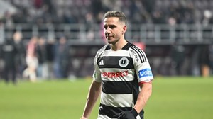 VIDEO | Alex Chipciu rămâne cu picioarele pe pământ, chiar dacă "U" Cluj s-a distanţat în fruntea SuperLigii: "Nici la toarta trofeului nu mă gândesc"