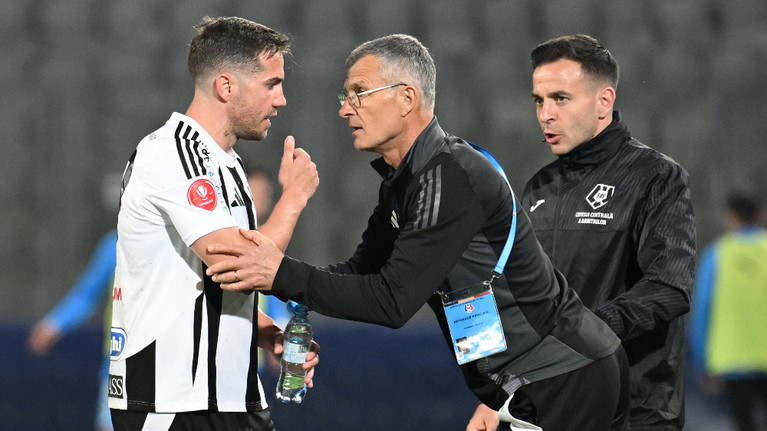 Chipciu, pus la punct de Neluţu Sabău în vestiarul lui "U" Cluj: "N-ai cum să câştigi aşa la fotbal!"