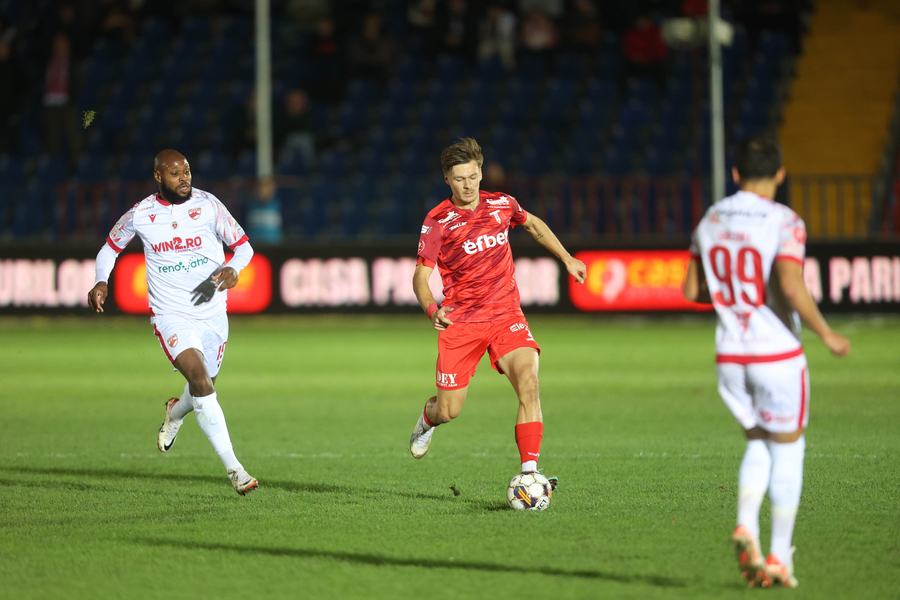 VIDEO ǀ UTA – Dinamo 2-1. ”Câinii” sunt răpuşi în prelungiri din penalty, după ce au ratat enorm