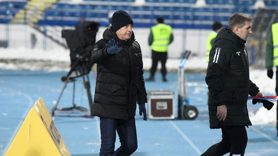 VIDEO | Reacţia lui Mircea Rednic, după ce UTA nu s-a impus cu Universitatea Craiova, deşi a avut 2-0. ”Vom lua în poziţiile unde am suferit”