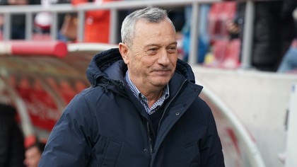 Modul inedit prin care jucătorii de la UTA l-au sărbătorit pe Mircea Rednic! „Puriul” împlineşte astăzi 63 de ani