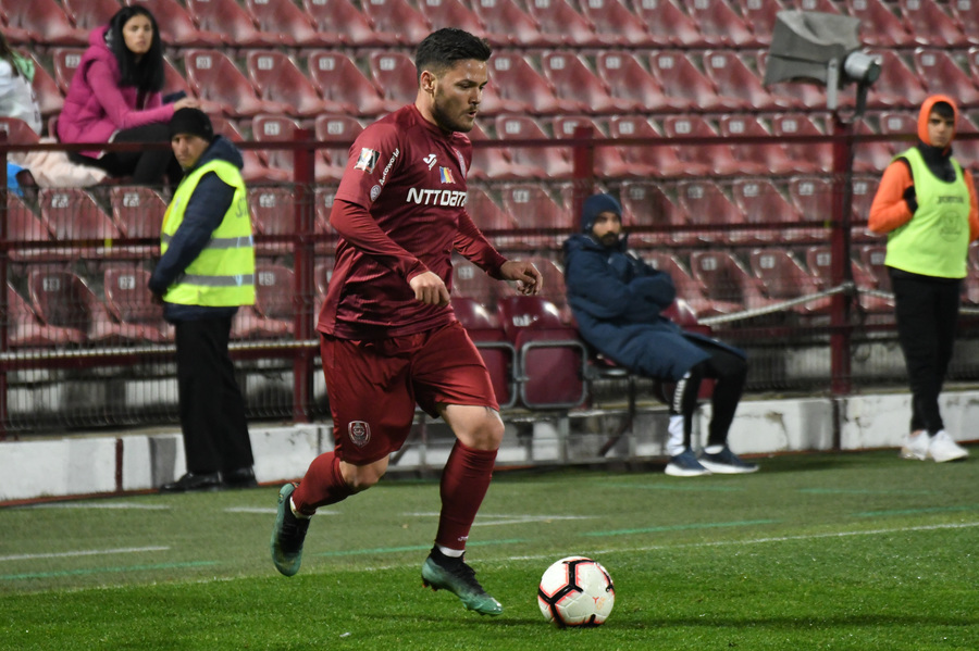 Alexandru Ioniţă nu ia în calcul altă ofertă, dacă Rapid îl vrea: ”E prima opţiune”. UPDATE: Anunţul giuleştenilor 