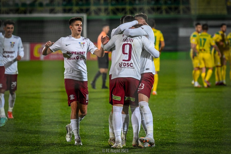 VIDEO | Rapid a învins vicecampioana Poloniei, Rakow Czestochowa, în ultimul amical al cantonamentului din Antalya
