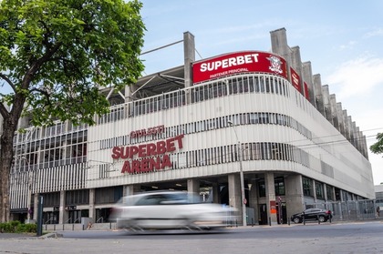 Superbet şi Rapid Bucureşti îşi prelungesc parteneriatul strategic pentru încă trei ani